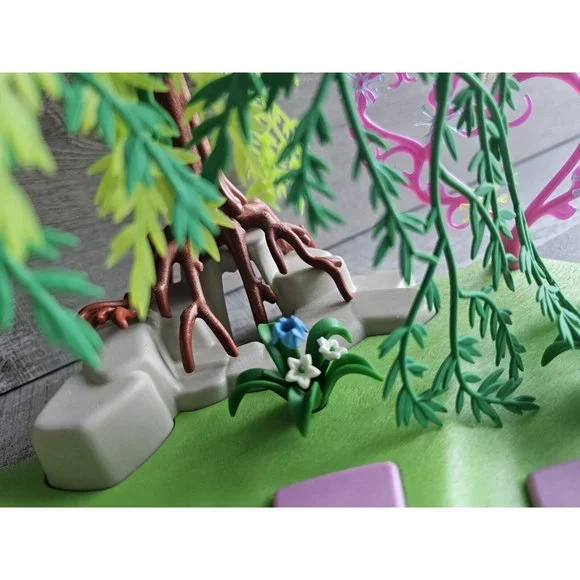 Playmobil Light Up Fairy Island Jewel Fountain Fairies Swans